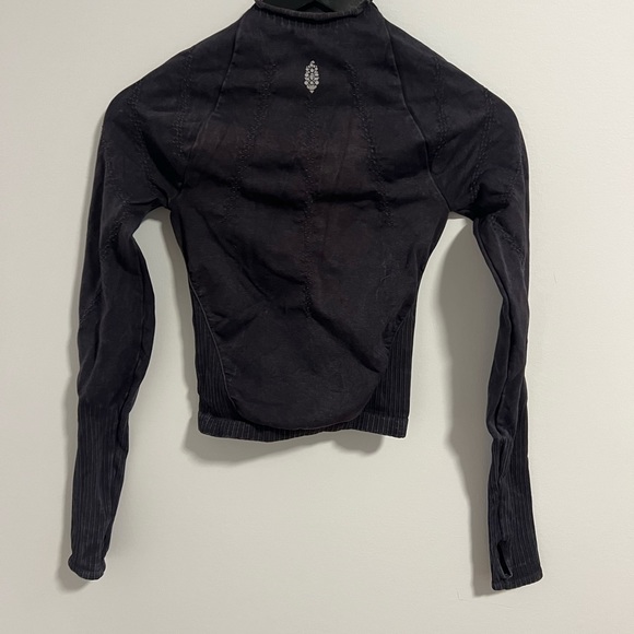 Good Karma set w/ High-Rise 7/8 Length Good Karma Leggings + long sleeve top - Picture 4 of 11